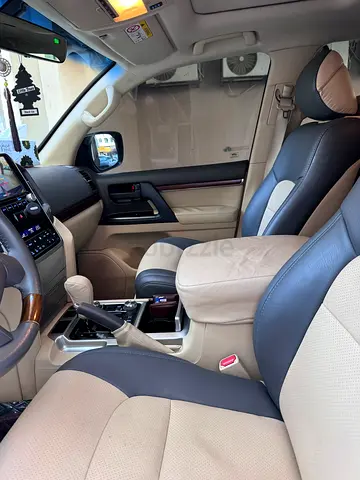 Toyota Land Cruiser GXR 2017 GCC Specs - Well Maintained V6