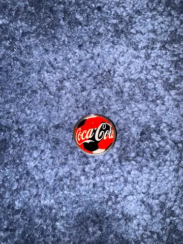 Coca-cola pin