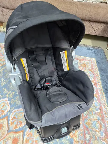 Infant Car Seat in Black and Grey