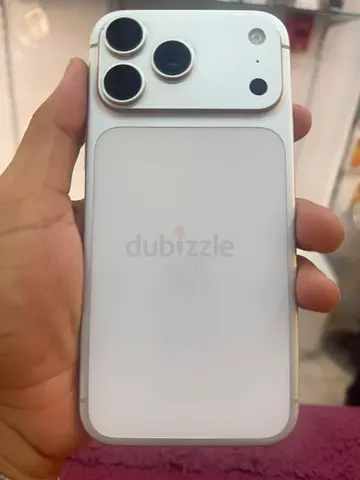 iPhone 17pro max silver 256gb sim lock