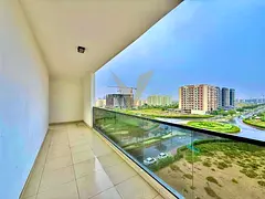 CONFIDENT LANCASTER 2 BED APT WITH BALCONY