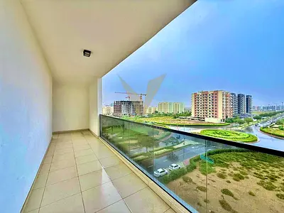 CONFIDENT LANCASTER 2 BED APT WITH BALCONY