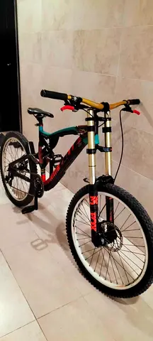 Full Suspension Mountain Bike — Downhill/Trail Ready