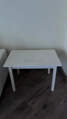 White side table / Small white table