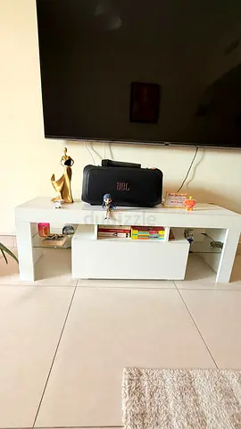 White modern TV stand / media console in good condition