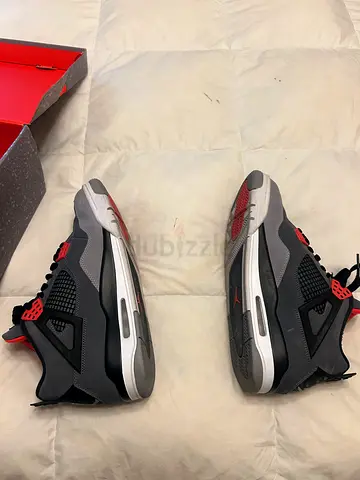 Used Air Jordan 4 Retro sneakers - Grey/Red, size available