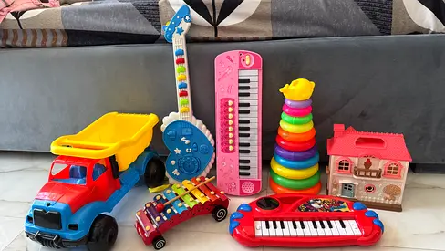 Mixed toddlers musical and pretend-play toy set - keyboards, truck, stacking rings, house