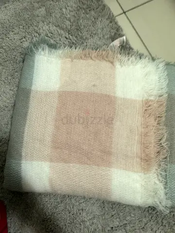Soft checkered scarf- beige, grey and white