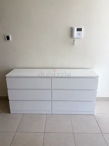 White 6-Drawer Low Dresser / Chest - Modern, Good Condition