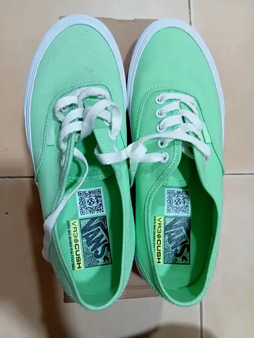 Mint green Vans-style canvas sneakers, women’s size (pre-owned)