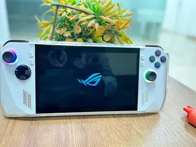 ASUS ROG Ally z1 extreme handheld gaming PC - white (working)