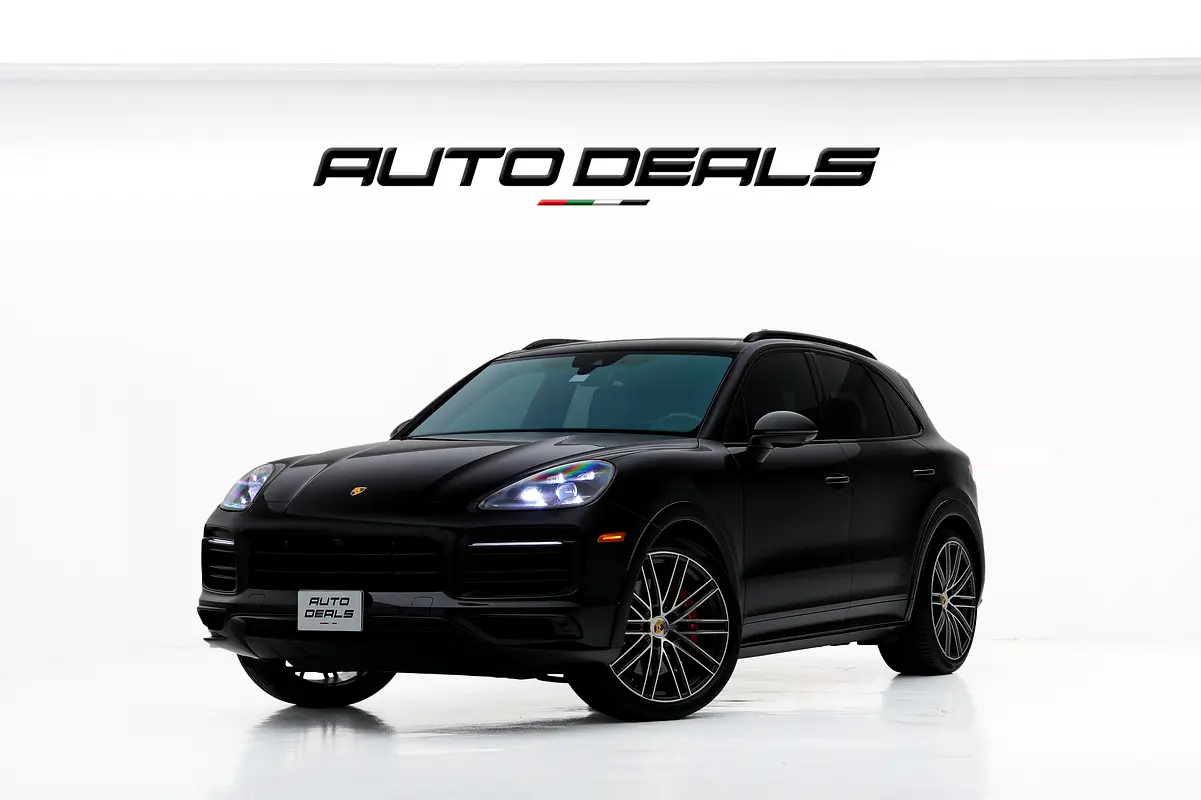 Porsche Cayenne 2023 — photo 1 of 19