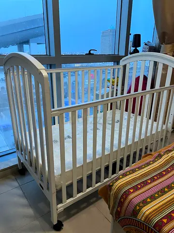 Wooden crib (baby cot) and New Mattress - Babyshop - Urgent SALE
