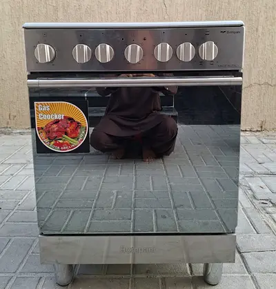 Working Perfect,  Brand BOMPANI, Electric Cooker, with 4 Hobs