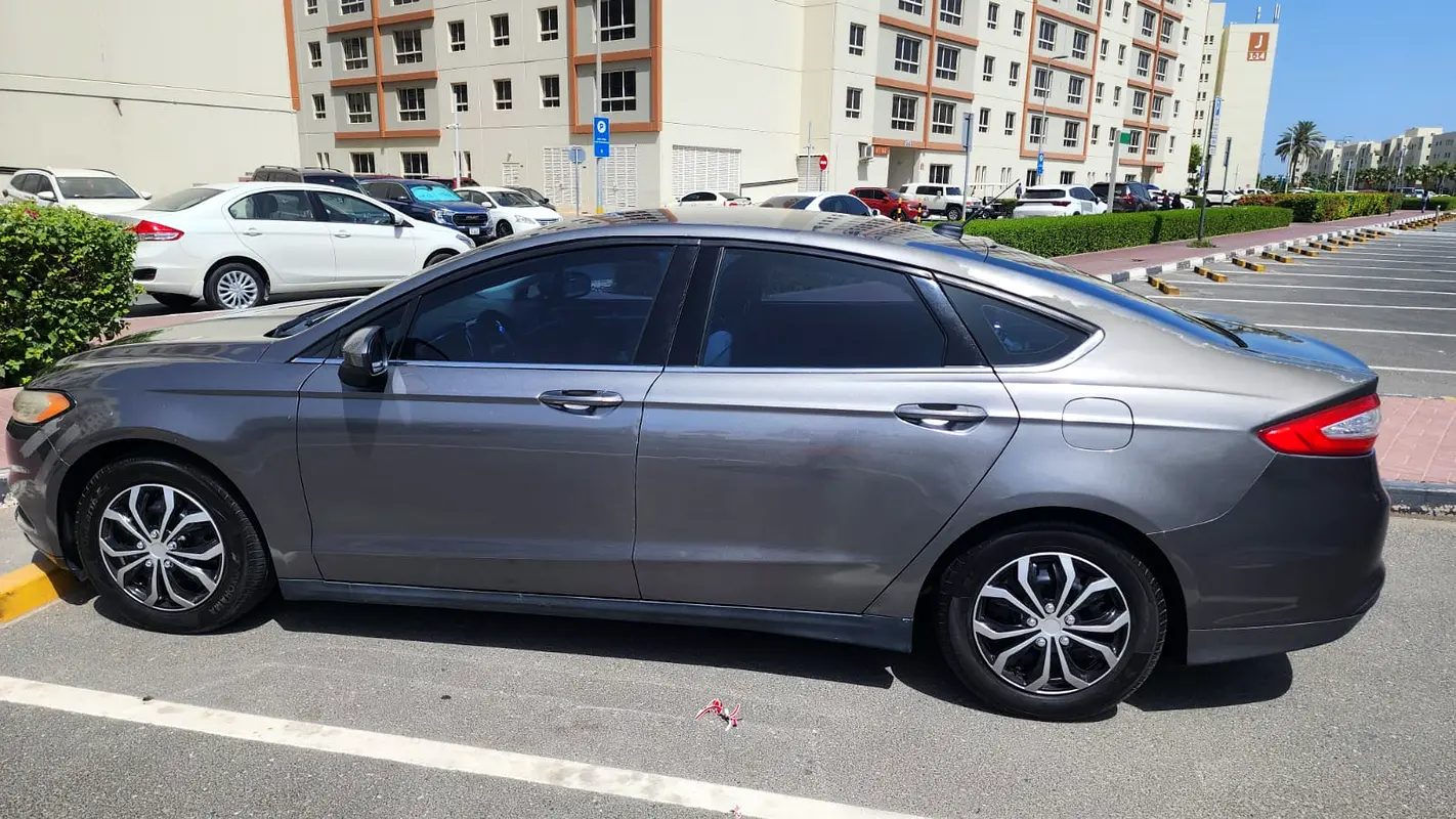 Ford Fusion 2014 — photo 1 of 4