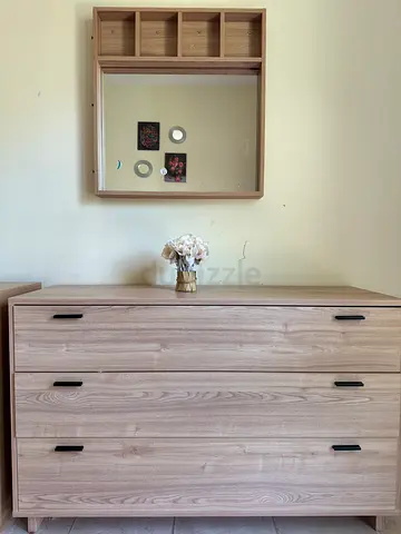 Light Wood Dresser with Mirror — Mint Condition