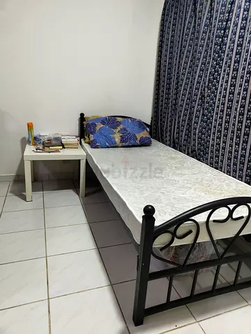 Single bed space available for Female ( only 2 occupants in room)