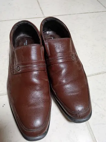 Brown Leather Mens Slip-on Dress Shoes - Size Unknown, Used