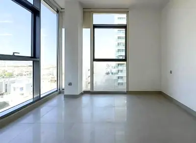 3 BEDROOM CHILLER FREE, LARGE LAYOUT WITH BALCONY