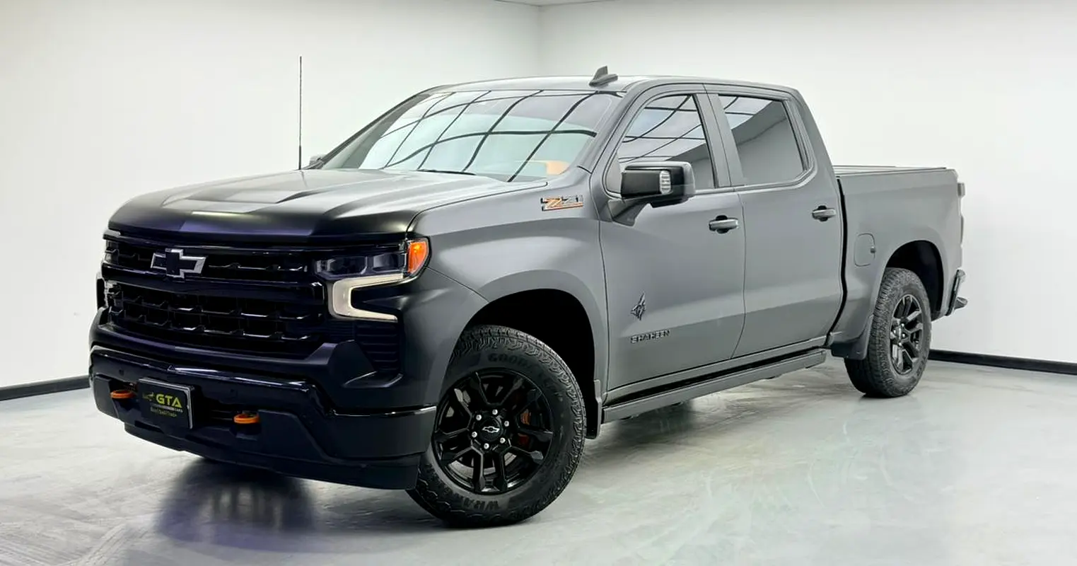 Chevrolet Silverado 2024 — photo 1 of 18