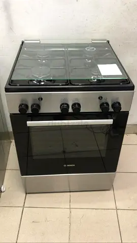 Bosch freestanding gas cooker with oven - good working condition