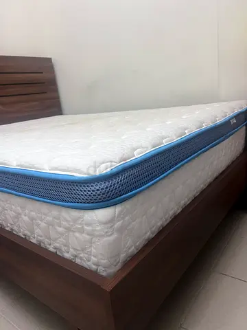 Mattress queen size