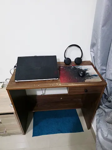 Study desk / Laptop table pan emirates