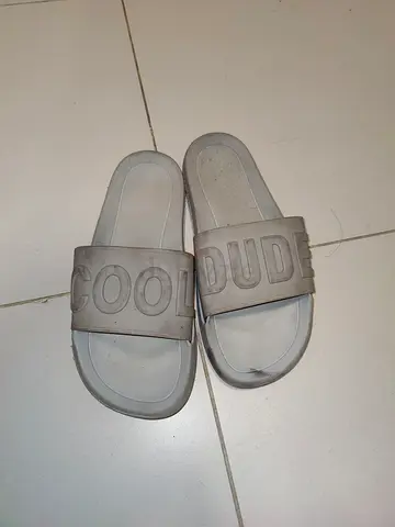 Light grey COOL DUDE slip-on slides — used (SIZE 36)