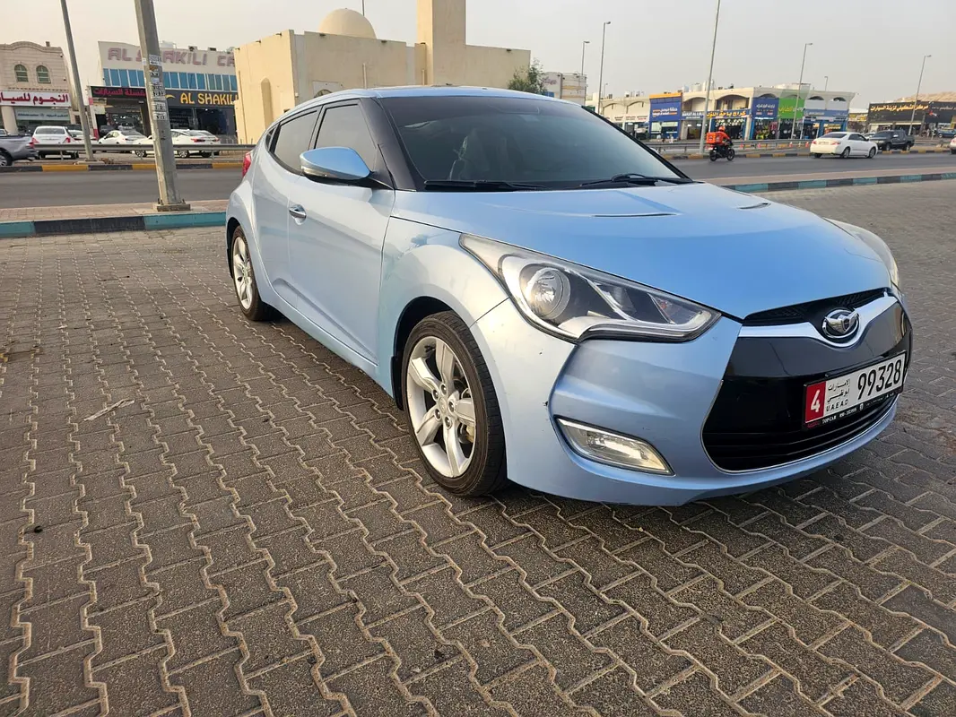 Hyundai Veloster 2014 — photo 1 of 6
