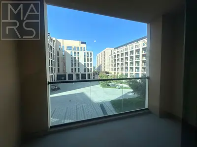 Beautiful Stylish Studio Community view with balcony
