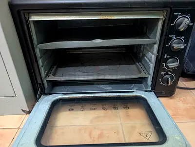 Used black decker countertop oven toaster - good working condition