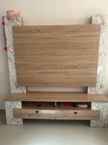 TV Entertainment Unit with Marble-effect Accents - Light Oak