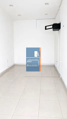 Shop in Central Hor Al Anz, Road Facing Unit