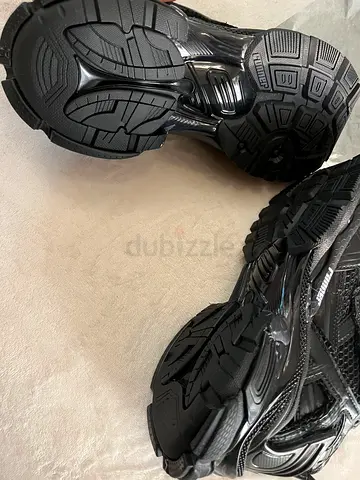 Designer Sneakers – Race Runner Style (Size 38) Runners black Balenciaga Authentic original