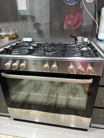 Stainless Steel 5-Burner Gas Cooker with Oven - Good Condition