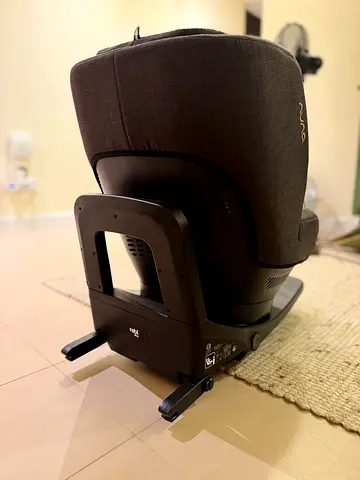 Nuna Rebel plus Car Seat with rotation feature (Good Condition).