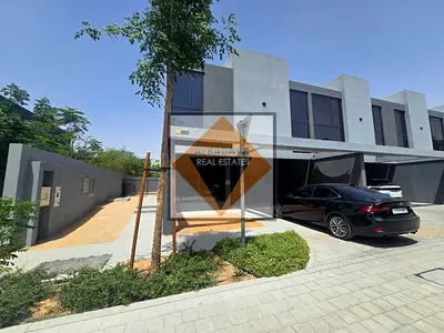 Smart Corner Single Row Townhouse | Closed Kitchen | Built-in Kitchen Appliances | Huge Private Gar