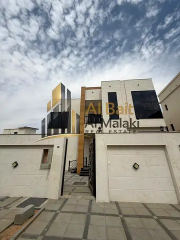 البيت الملكي للعقارات يقدم لكم فيلا للبيع في عجمان الحليو 2 على شارعين بسعر أقل من السوق