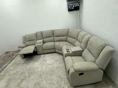 Selling pan emirates recliner sofa