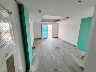 فيلا مميزة بتصميم تراثي فاخر، جديدة أول ساكن، يتم تجديدها بالكامل بأحدث الديكورات والتشطيبات العصرية، لتوفر مزيجاً مثالياً بين الطابع التراثي والفخامة