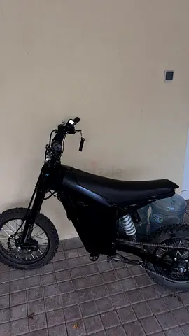 Used kugoo with a black paint job included - Batterie, key and charger