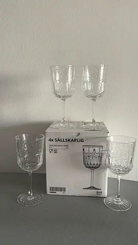 Set of 4 x3 Crystal Glasses (Like New) - IKEA SÄLLSKAPLIG
