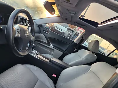 2011 Lexus IS-SERIES — фото 13