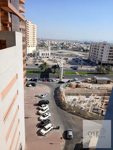 شقة غرفة وصالة للبيع في أبراج عجمان وان مساحة كبيرة 1050 قدم بسعر مميز 380 ألف فقط بدل 410 ألف مع باركنج ومطبخ مفتوح فرصة استثمار وسكن