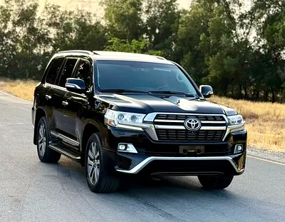 تويوتا لاند كروزر VXR خليجي موديل 2017 فل اوبشن