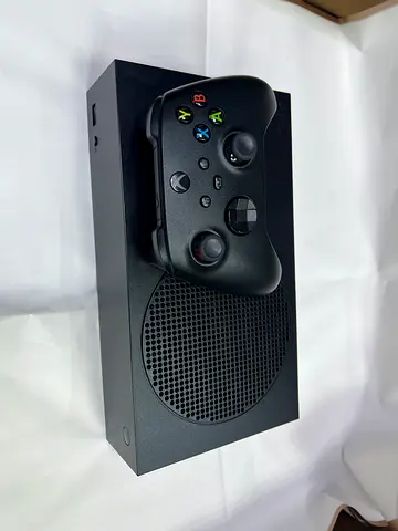 Xbox Series S 1TB console with wireless controller - Excellent condition