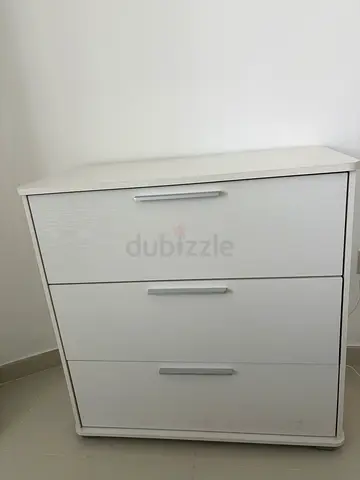Chest of drawers