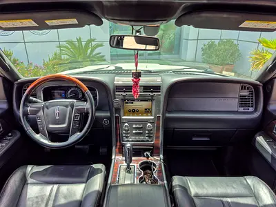 2017 Lincoln NAVIGATOR — фото 9