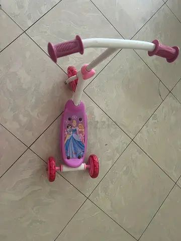 Kids 3-Wheel Princess Scooter - Pink, Good Condition