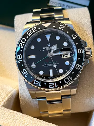 Rolex GMT 116710 , full set , like new, year 2011, Saudi Rolex agency issued.